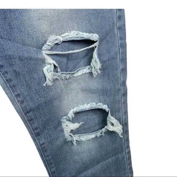 NWT C+D+M WOMEN'S DISTRESSED‎ CROPPED LOOSE FIT BLUE JEANS SIZE XL - Picture 4 of 7